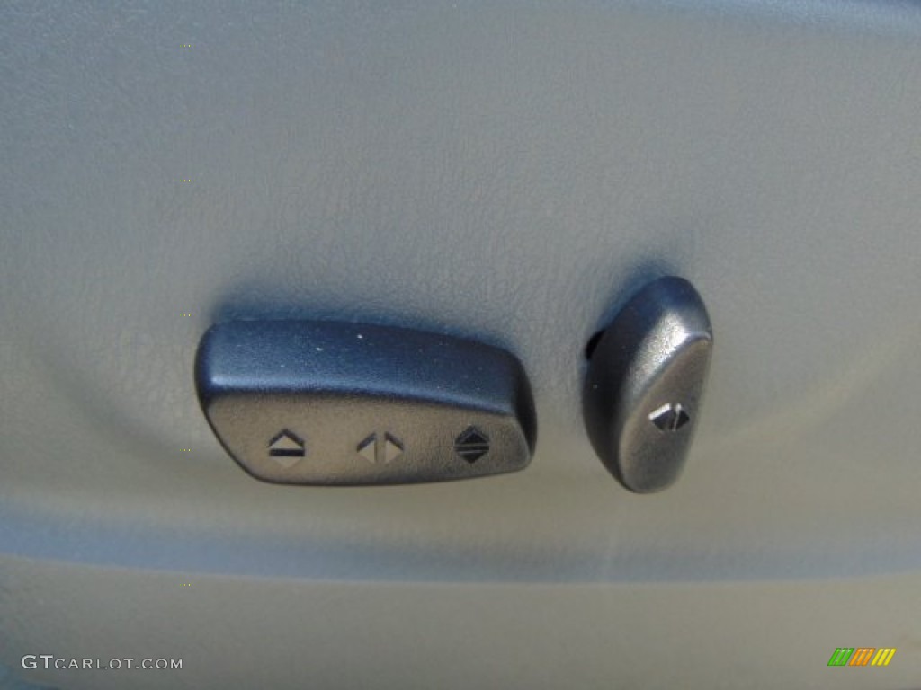 2006 Town & Country Touring - Butane Blue Pearl / Medium Slate Gray photo #13