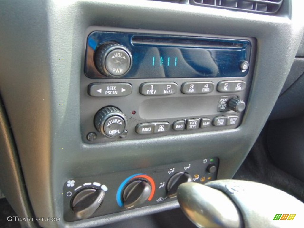 2003 Cavalier LS Sport Coupe - Olympic White / Graphite Gray photo #14