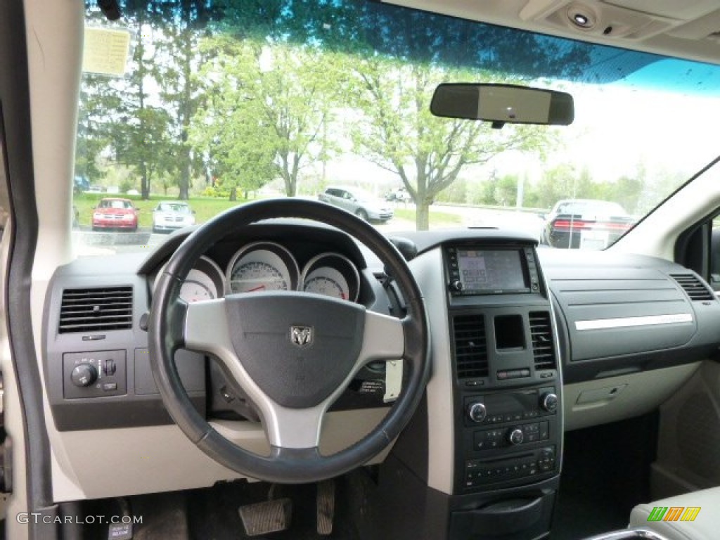 2008 Grand Caravan SXT - Light Sandstone Metallic / Medium Slate Gray/Light Shale photo #14