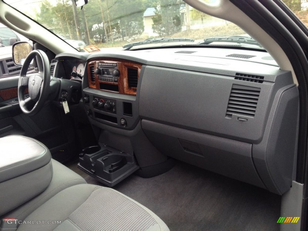 2006 Ram 1500 SLT Quad Cab 4x4 - Atlantic Blue Pearl / Medium Slate Gray photo #10