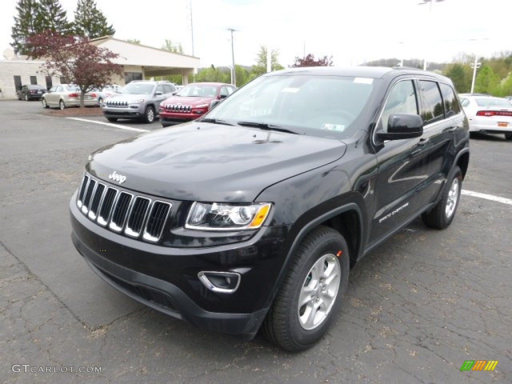 2014 Grand Cherokee Laredo 4x4 - Brilliant Black Crystal Pearl / New Zealand Black/Light Frost photo #2