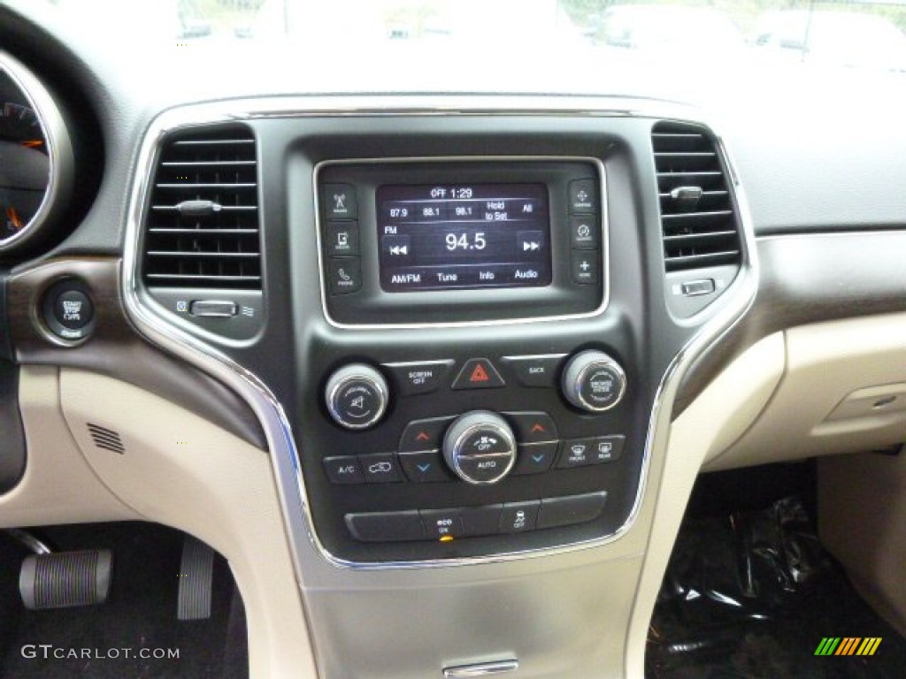 2014 Grand Cherokee Laredo 4x4 - Brilliant Black Crystal Pearl / New Zealand Black/Light Frost photo #16