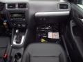 Black - Jetta SE Sedan Photo No. 14