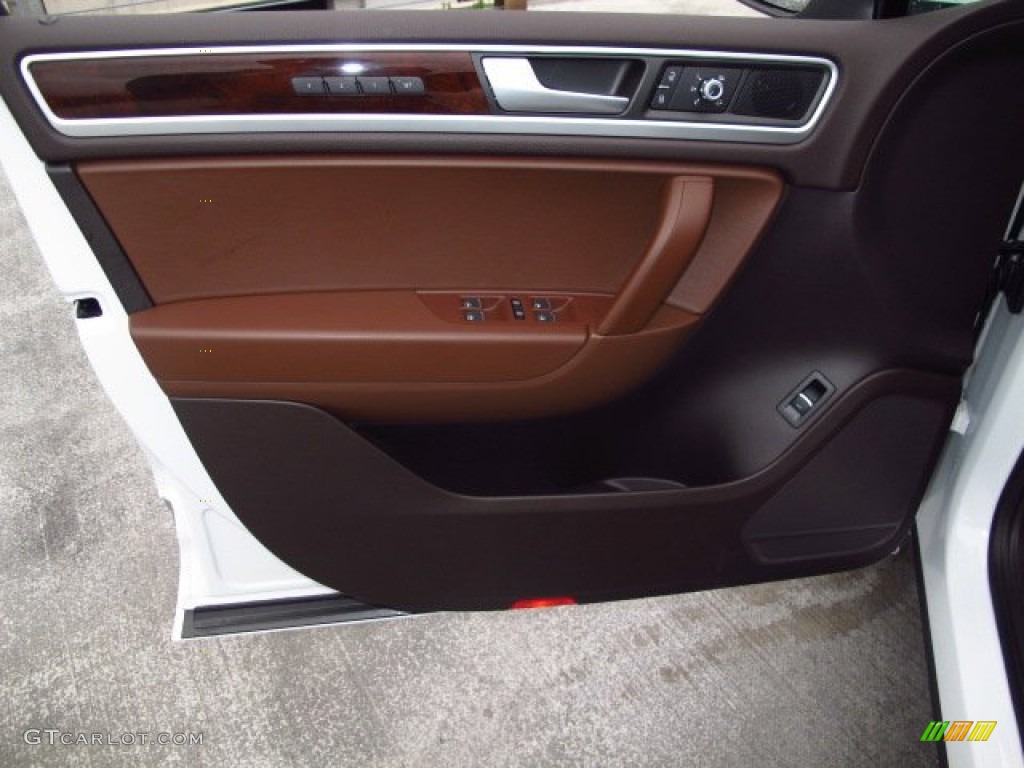 2014 Volkswagen Touareg V6 Sport 4Motion Saddle Brown Door Panel Photo #93372299