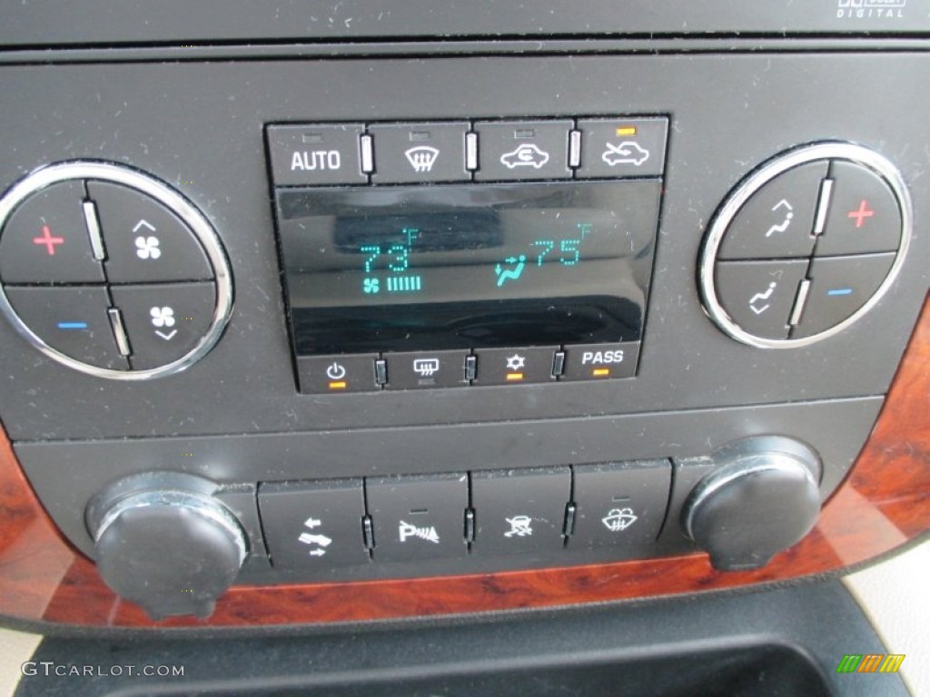 2007 Chevrolet Avalanche LTZ 4WD Controls Photo #93376028