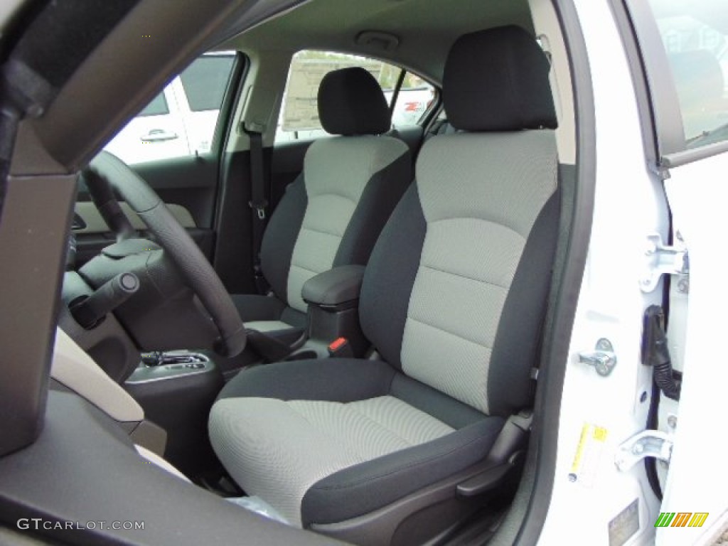 2014 Cruze LS - Summit White / Jet Black/Medium Titanium photo #9