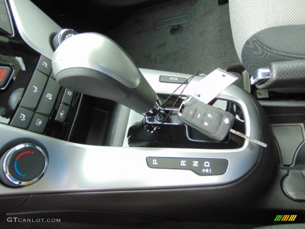 2014 Cruze LS - Summit White / Jet Black/Medium Titanium photo #13