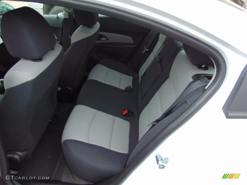 2014 Cruze LS - Summit White / Jet Black/Medium Titanium photo #14