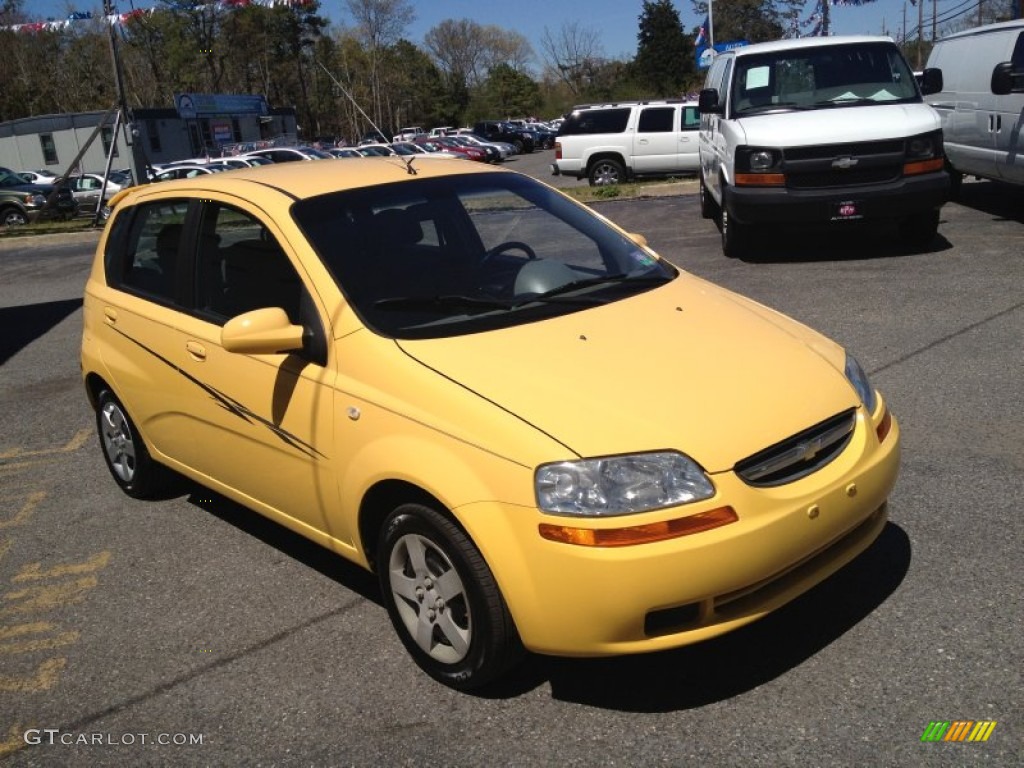 2005 Aveo LS Hatchback - Summer Yellow / Gray photo #5