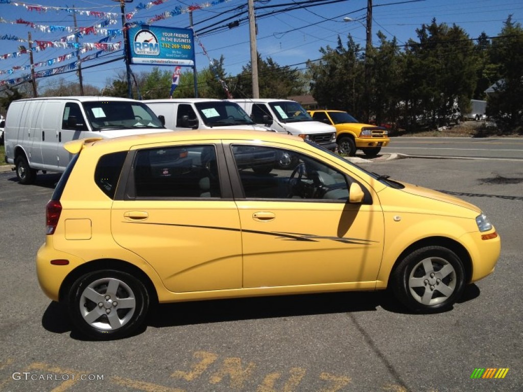 2005 Aveo LS Hatchback - Summer Yellow / Gray photo #8