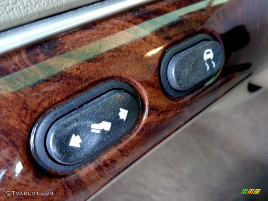 2004 Grand Marquis LS Ultimate Edition - Arizona Beige Metallic / Medium Parchment photo #38