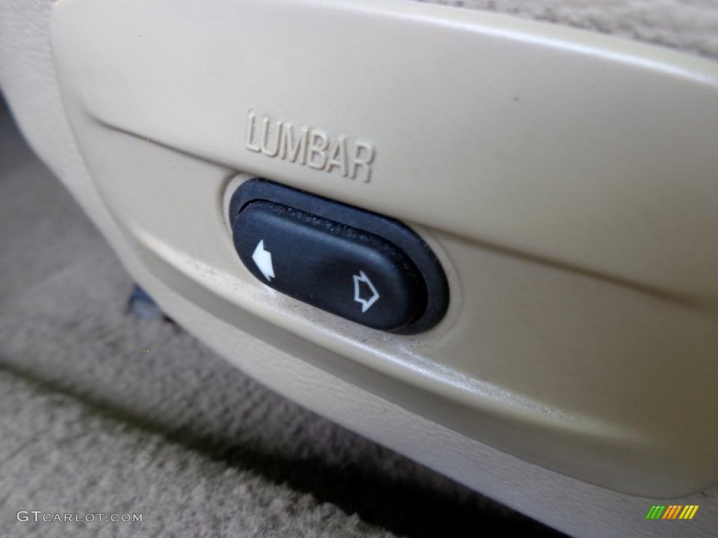 2004 Grand Marquis LS Ultimate Edition - Arizona Beige Metallic / Medium Parchment photo #46