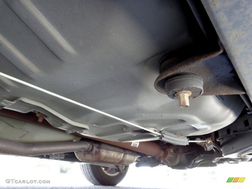 2004 Mercury Grand Marquis LS Ultimate Edition Undercarriage Photos