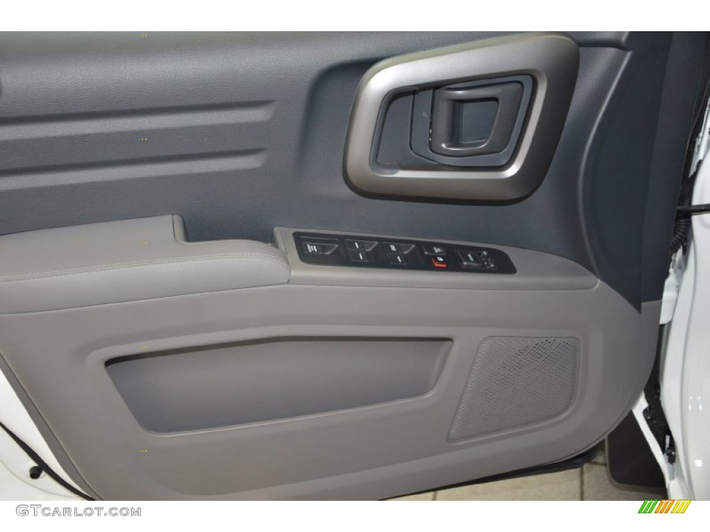 2014 Honda Ridgeline RTL Gray Door Panel Photo #93410442