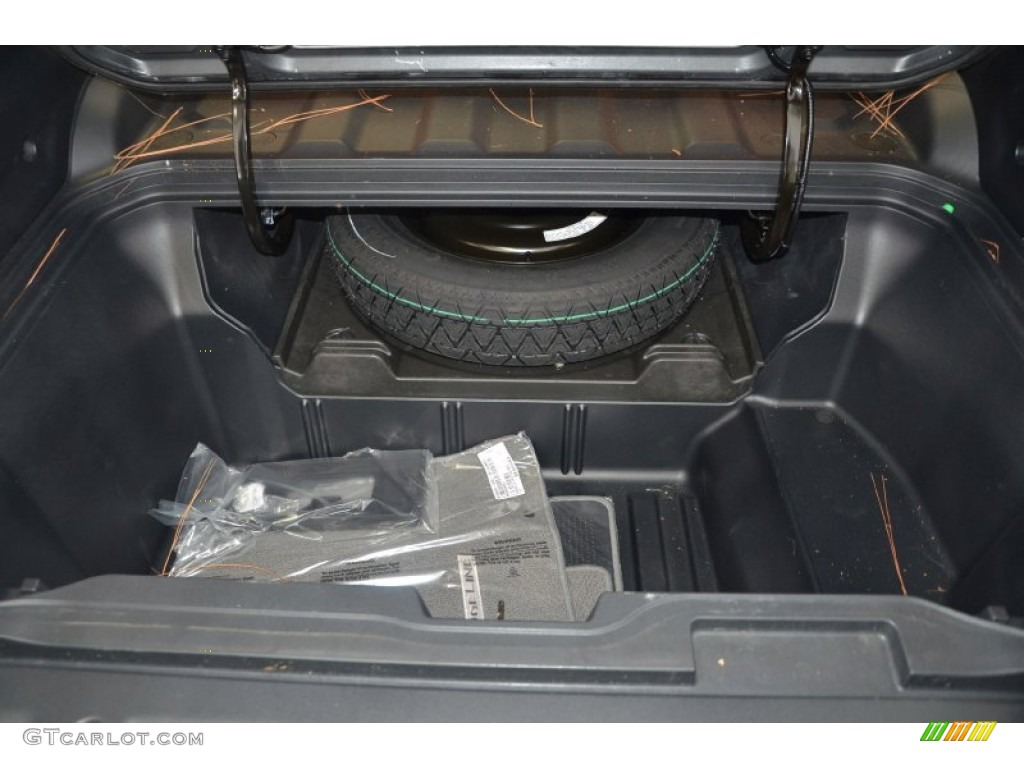 2014 Honda Ridgeline RTL Trunk Photo #93411645