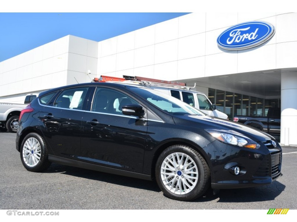 2014 Focus Titanium Hatchback - Tuxedo Black / Charcoal Black photo #1