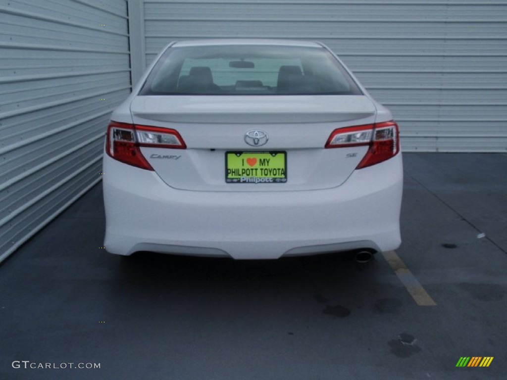 2014 Camry SE - Super White / Black/Ash photo #5