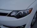 2014 Super White Toyota Camry SE  photo #9