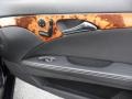 Black - E 320 Sedan Photo No. 20