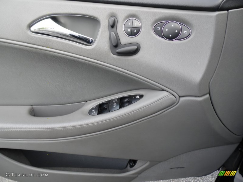 2007 Mercedes-Benz CLS 550 Door Panel Photos