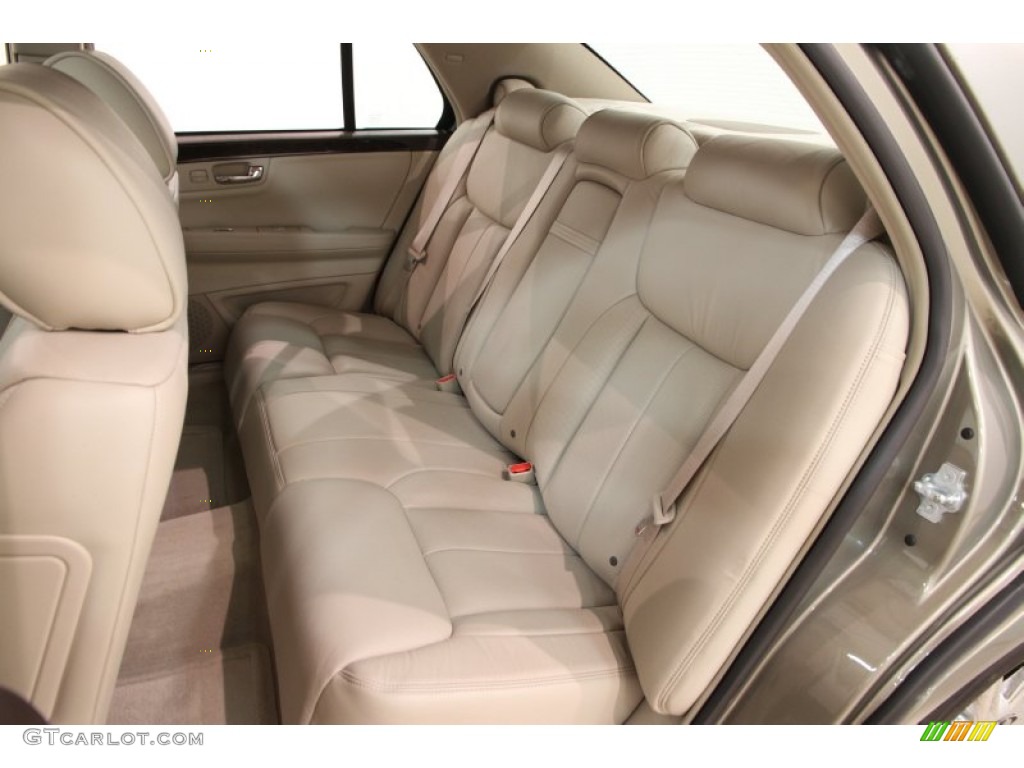 2010 Cadillac DTS Luxury Rear Seat Photo #93422732