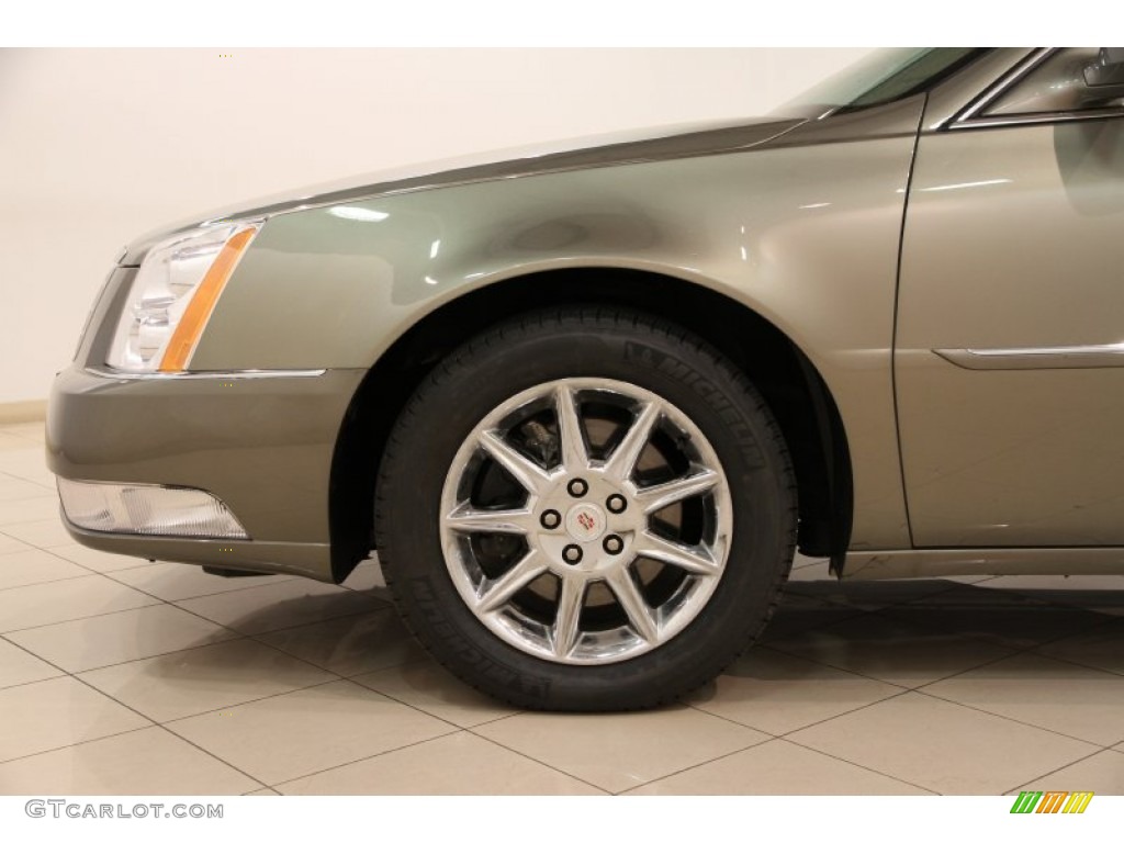 2010 Cadillac DTS Luxury Wheel Photos