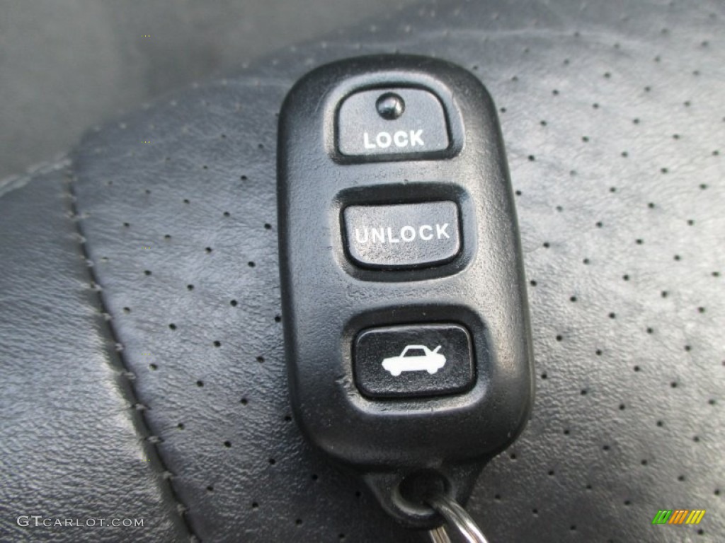 2003 Toyota Solara SLE V6 Coupe Keys Photos