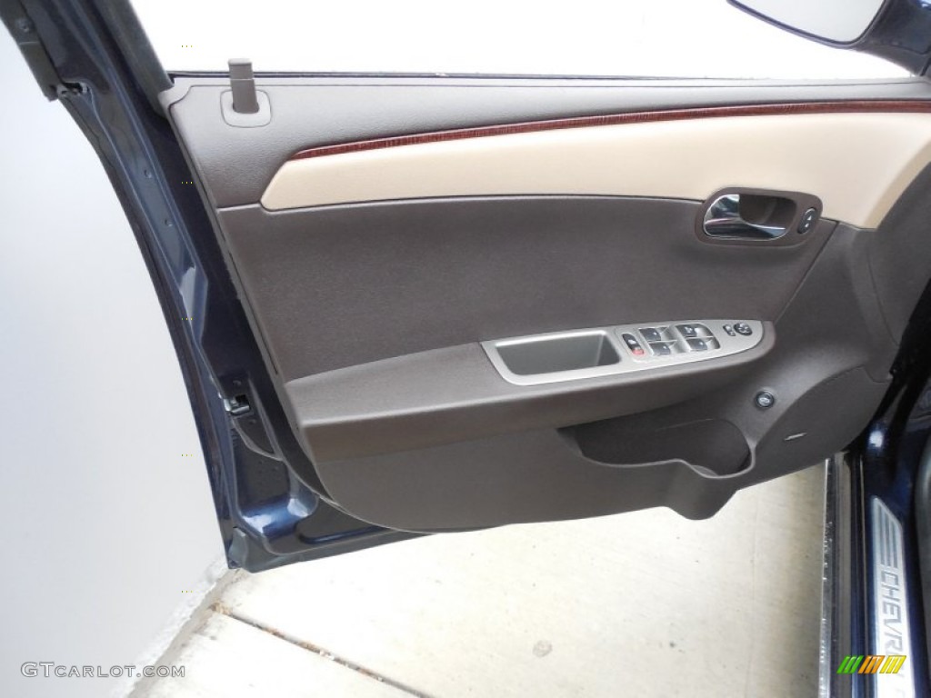 2011 Chevrolet Malibu LTZ Cocoa/Cashmere Door Panel Photo #93428405