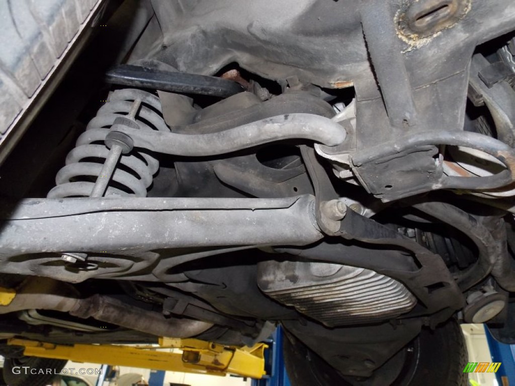 1988 Mercedes-Benz SL Class 560 SL Roadster Undercarriage Photo #93428422