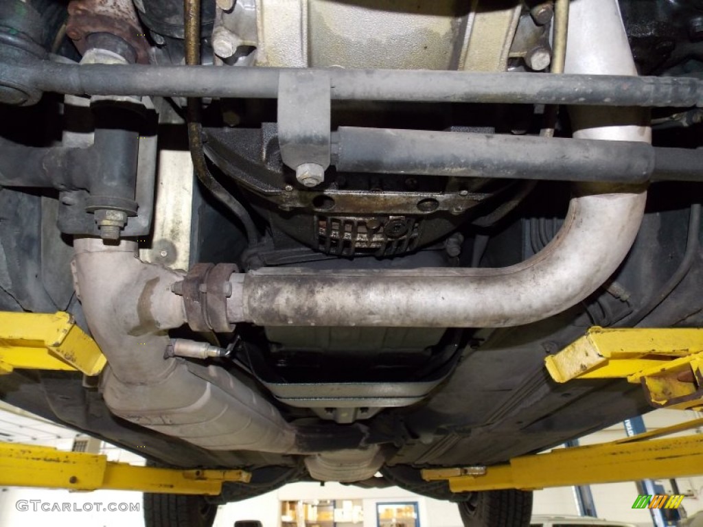 1988 Mercedes-Benz SL Class 560 SL Roadster Undercarriage Photo #93428462