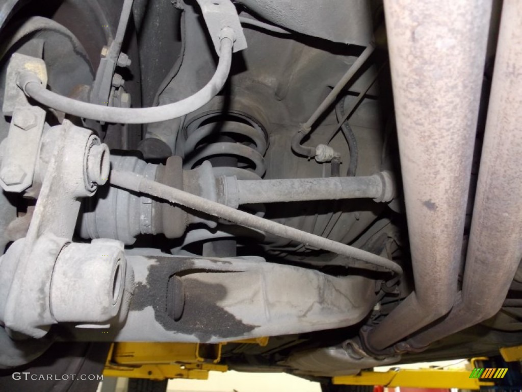 1988 Mercedes-Benz SL Class 560 SL Roadster Undercarriage Photo #93428503