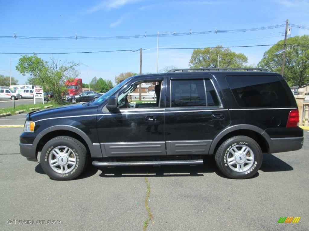 Black Clearcoat 2005 Ford Expedition XLT 4x4 Exterior Photo #93436040