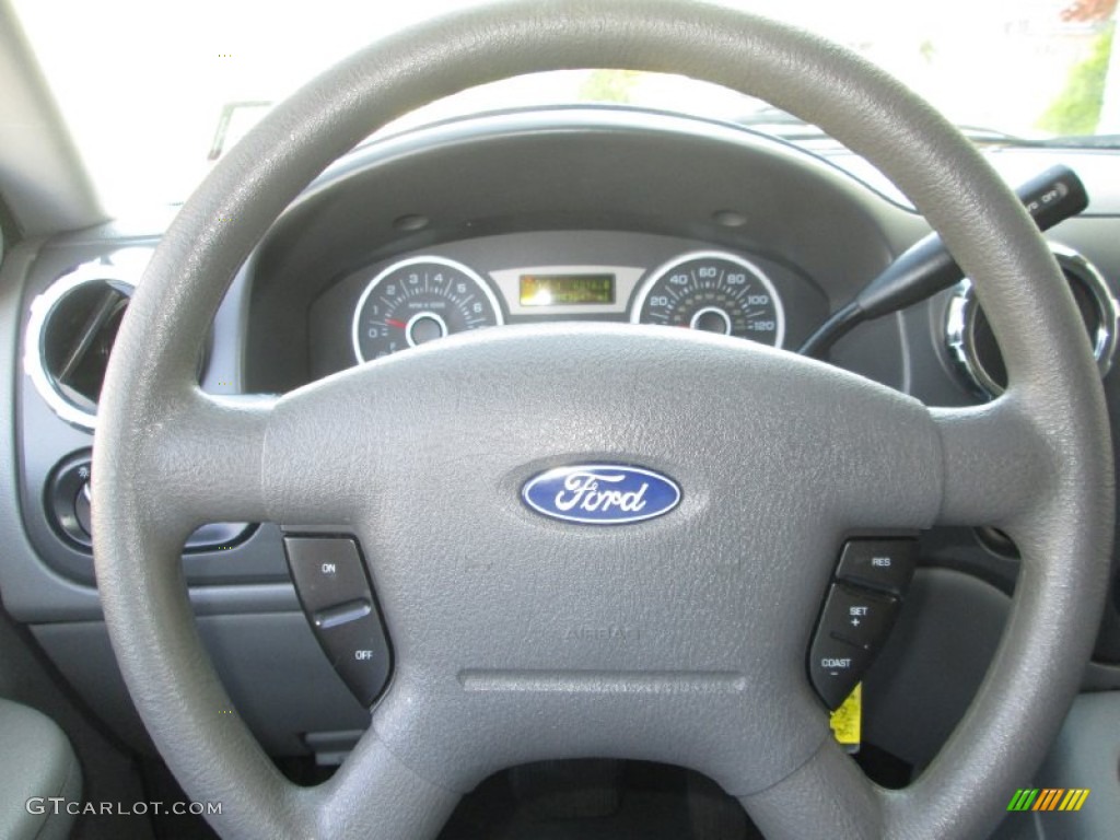 2005 Expedition XLT 4x4 - Black Clearcoat / Medium Flint Grey photo #24