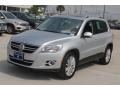 Reflex Silver Metallic - Tiguan SE Photo No. 3