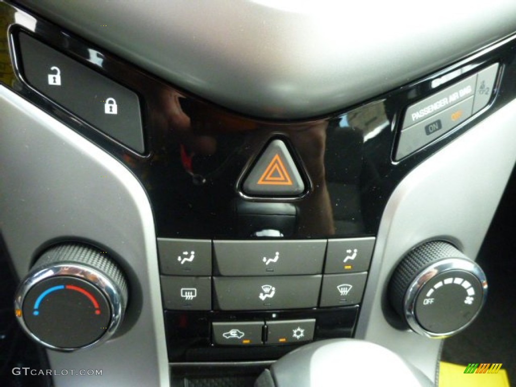 2014 Cruze LS - Atlantis Blue Metallic / Jet Black/Medium Titanium photo #19