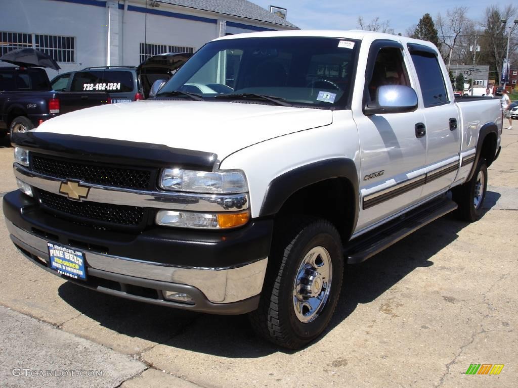 2002 Silverado 2500 LS Crew Cab - Summit White / Graphite photo #1