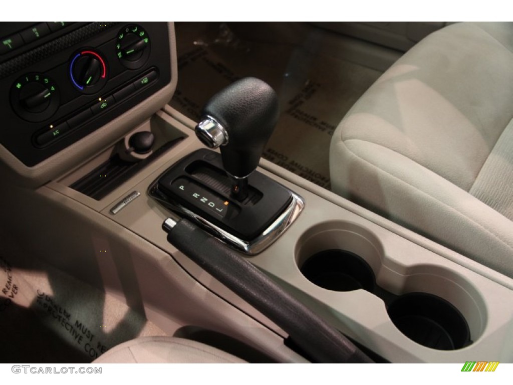 2008 Ford Fusion SE Transmission Photos