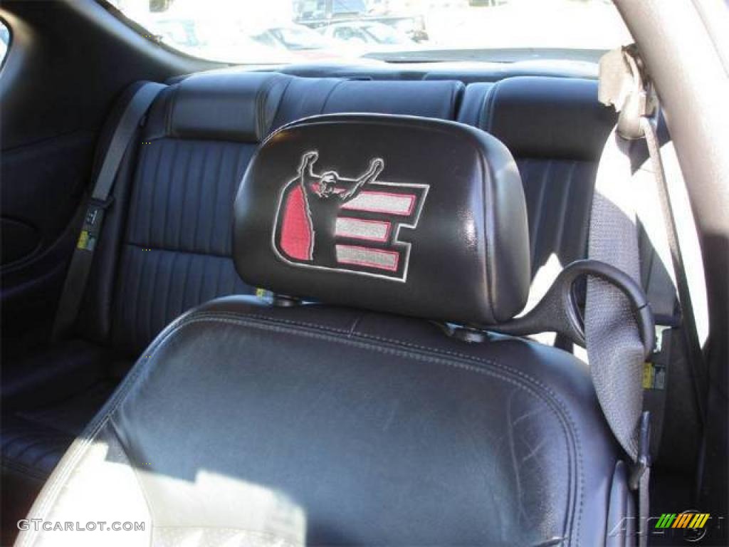 2004 Monte Carlo Intimidator SS - Black / Ebony Black photo #11