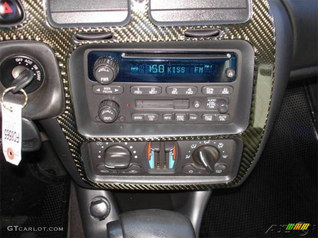 2004 Monte Carlo Intimidator SS - Black / Ebony Black photo #13