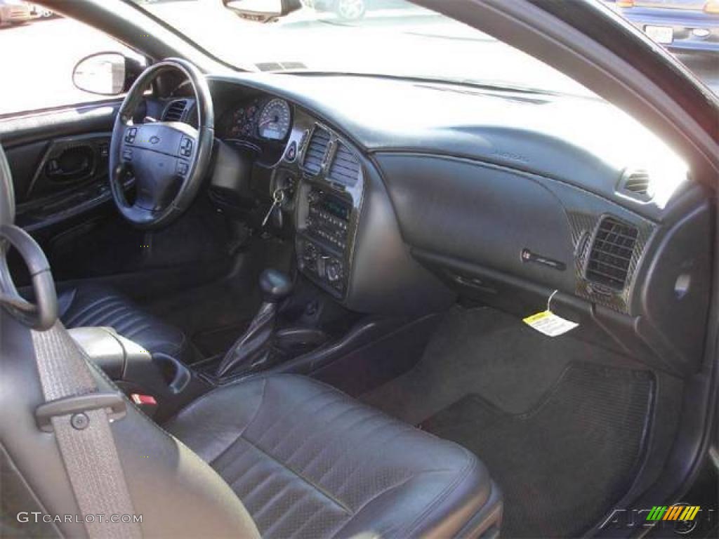 2004 Monte Carlo Intimidator SS - Black / Ebony Black photo #17