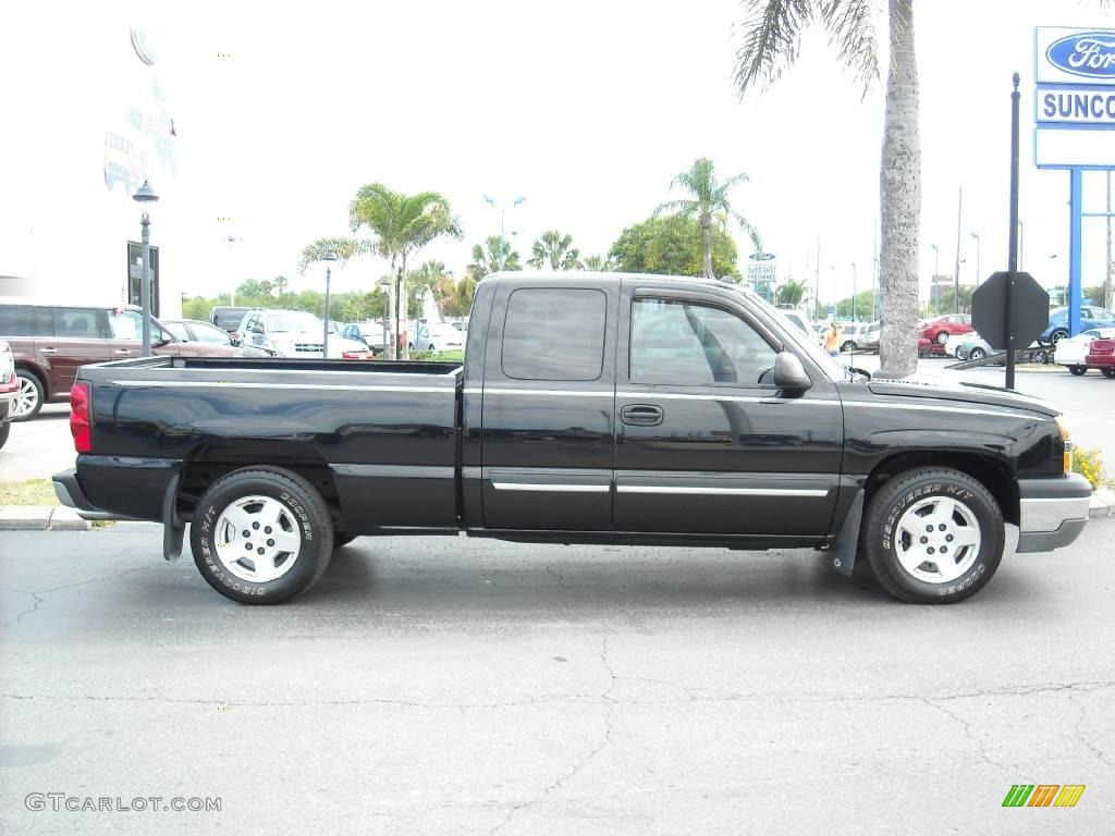 2004 Silverado 1500 LT Extended Cab - Black / Medium Gray photo #2