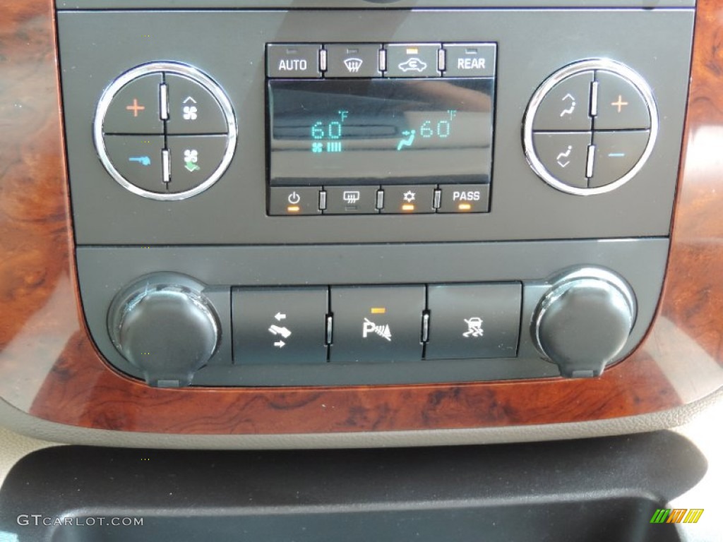 2009 Chevrolet Suburban LT Controls Photo #93450961