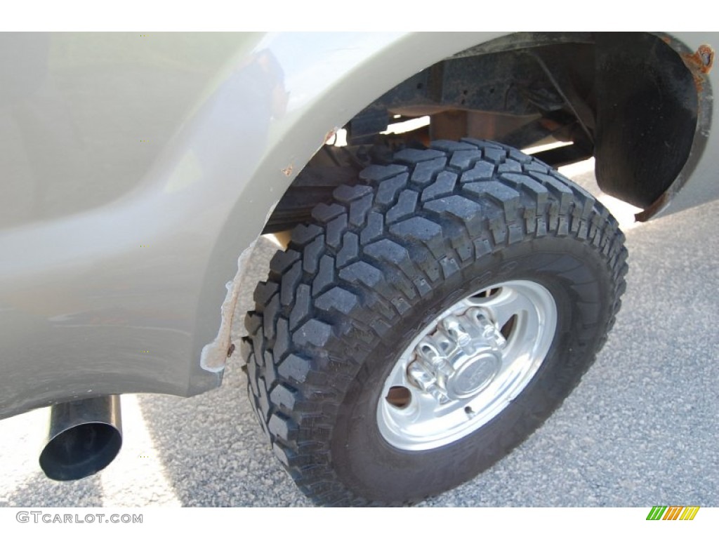 2002 F350 Super Duty Lariat Crew Cab 4x4 - Arizona Beige Metallic / Medium Parchment photo #23