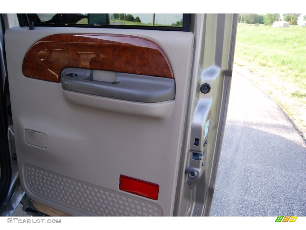 2002 F350 Super Duty Lariat Crew Cab 4x4 - Arizona Beige Metallic / Medium Parchment photo #36