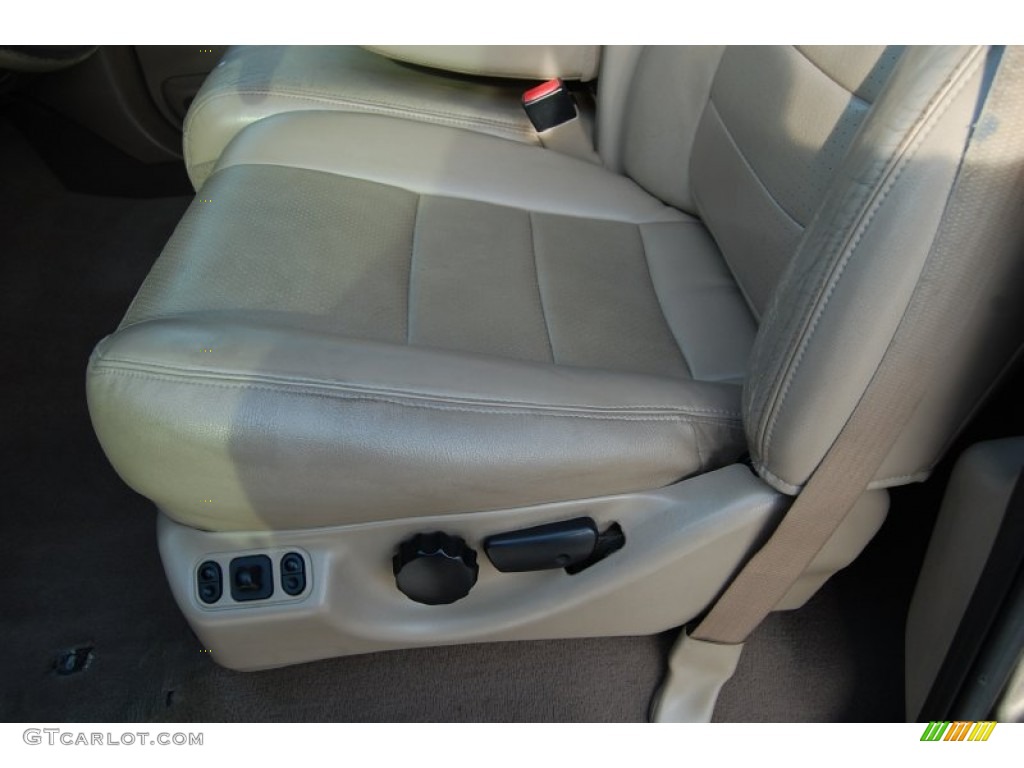 2002 F350 Super Duty Lariat Crew Cab 4x4 - Arizona Beige Metallic / Medium Parchment photo #43