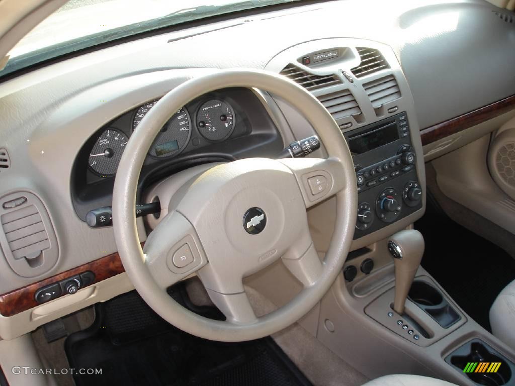 2005 Malibu Sedan - Light Driftwood Metallic / Neutral Beige photo #9