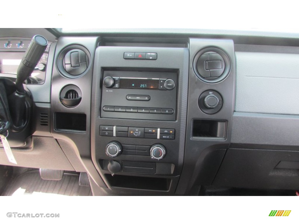 2013 Ford F150 XL Regular Cab Controls Photo #93459283