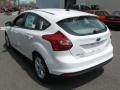 Oxford White - Focus SE Hatchback Photo No. 2