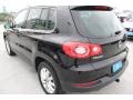 Deep Black Metallic - Tiguan SE Photo No. 7