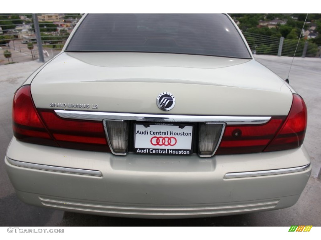 2005 Grand Marquis LS - Gold Ash Metallic / Medium Parchment photo #8